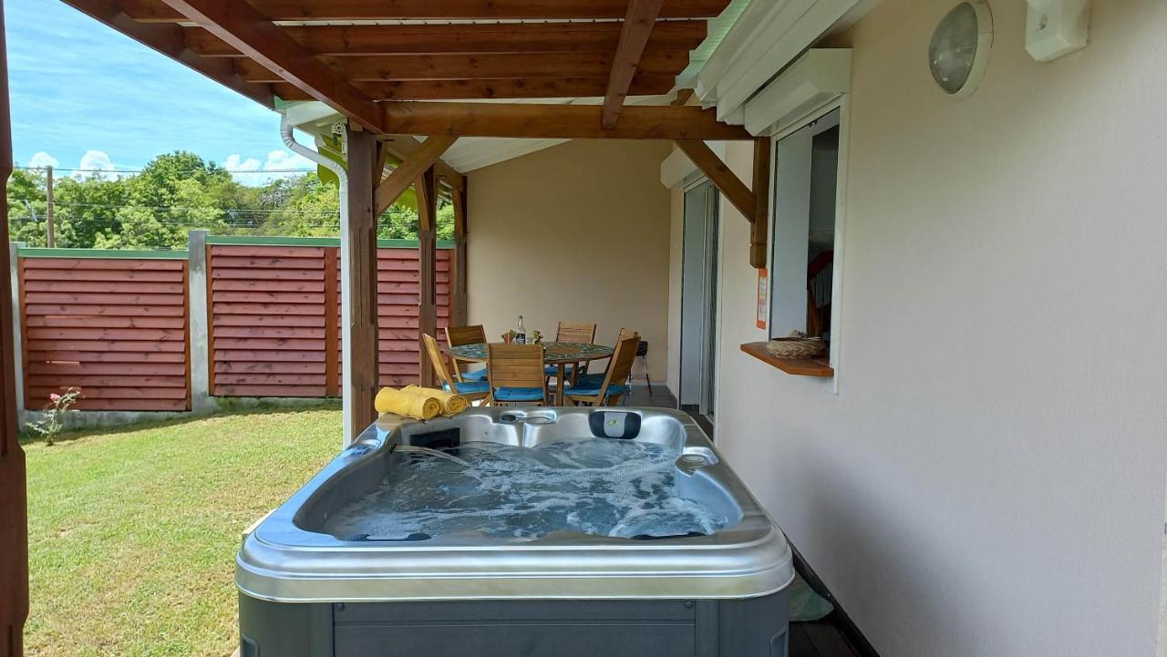 Villa Lovado Avec Jacuzzi Saint-Francois  Eksteriør billede